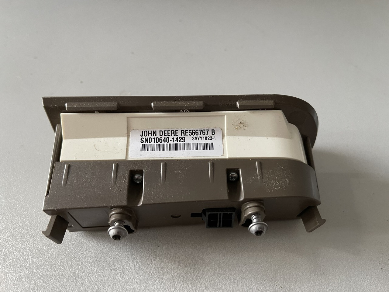 JOHN DEERE RE 566767-sterownik - Sistem electric pentru Utilaje agricole: Foto 2 JOHN DEERE RE 566767-sterownik - Sistem electric pentru Utilaje agricole: Foto 2