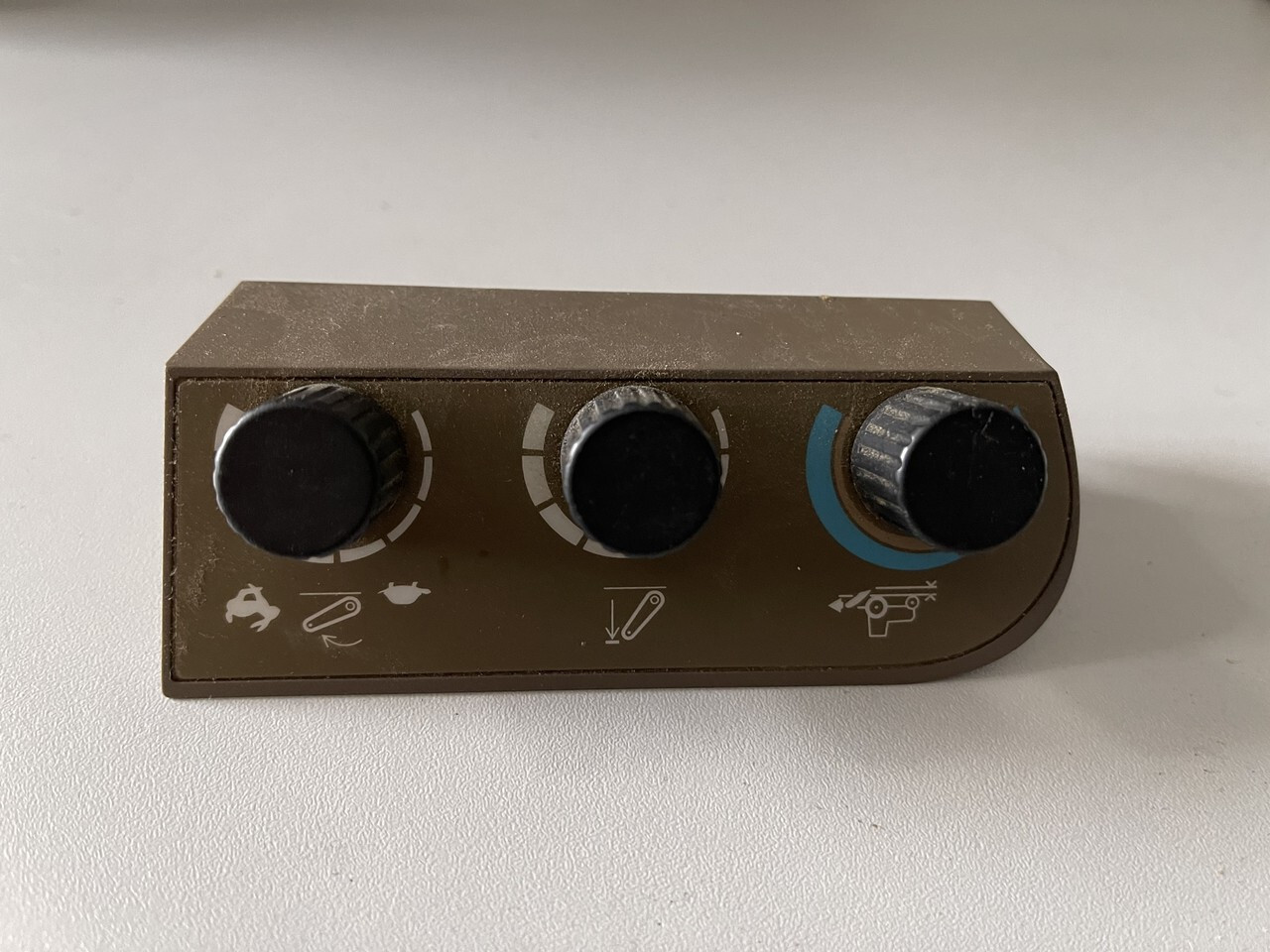 JOHN DEERE RE 566767-sterownik - Sistem electric pentru Utilaje agricole: Foto 1 JOHN DEERE RE 566767-sterownik - Sistem electric pentru Utilaje agricole: Foto 1