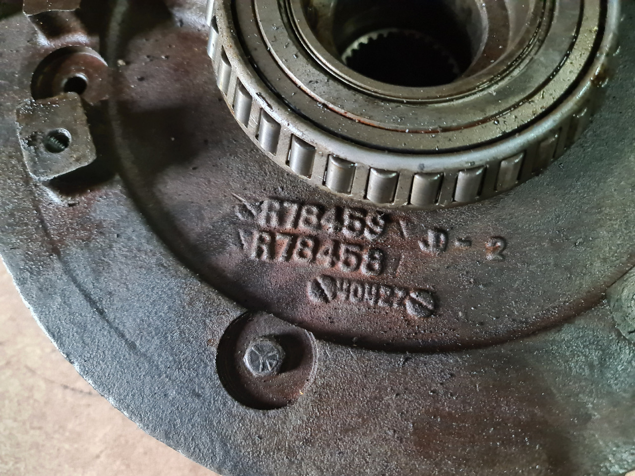 John Deere 4055, 4255, 4455 Sprzęgło kompletne RE13237 R94370 RE25562 R85784 R71795 R91366 - Ambreiaj și piese pentru Utilaje agricole: Foto 2 John Deere 4055, 4255, 4455 Sprzęgło kompletne RE13237 R94370 RE25562 R85784 R71795 R91366 - Ambreiaj și piese pentru Utilaje agricole: Foto 2