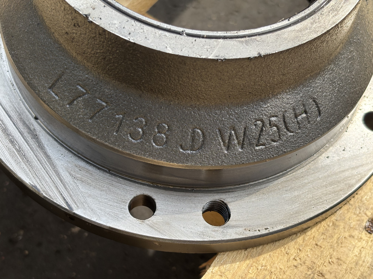 John Deere 6630 Obudowa łożyska bez łożyska L77138 - Butuc pentru Utilaje agricole: Foto 2 John Deere 6630 Obudowa łożyska bez łożyska L77138 - Butuc pentru Utilaje agricole: Foto 2