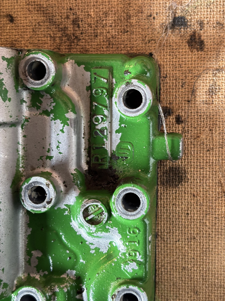 John Deere 6910 Obudowa Skrzyni Power Quad Powrquad R129797 - Cutie de viteze și piese pentru Tractor agricol: Foto 3 John Deere 6910 Obudowa Skrzyni Power Quad Powrquad R129797 - Cutie de viteze și piese pentru Tractor agricol: Foto 3