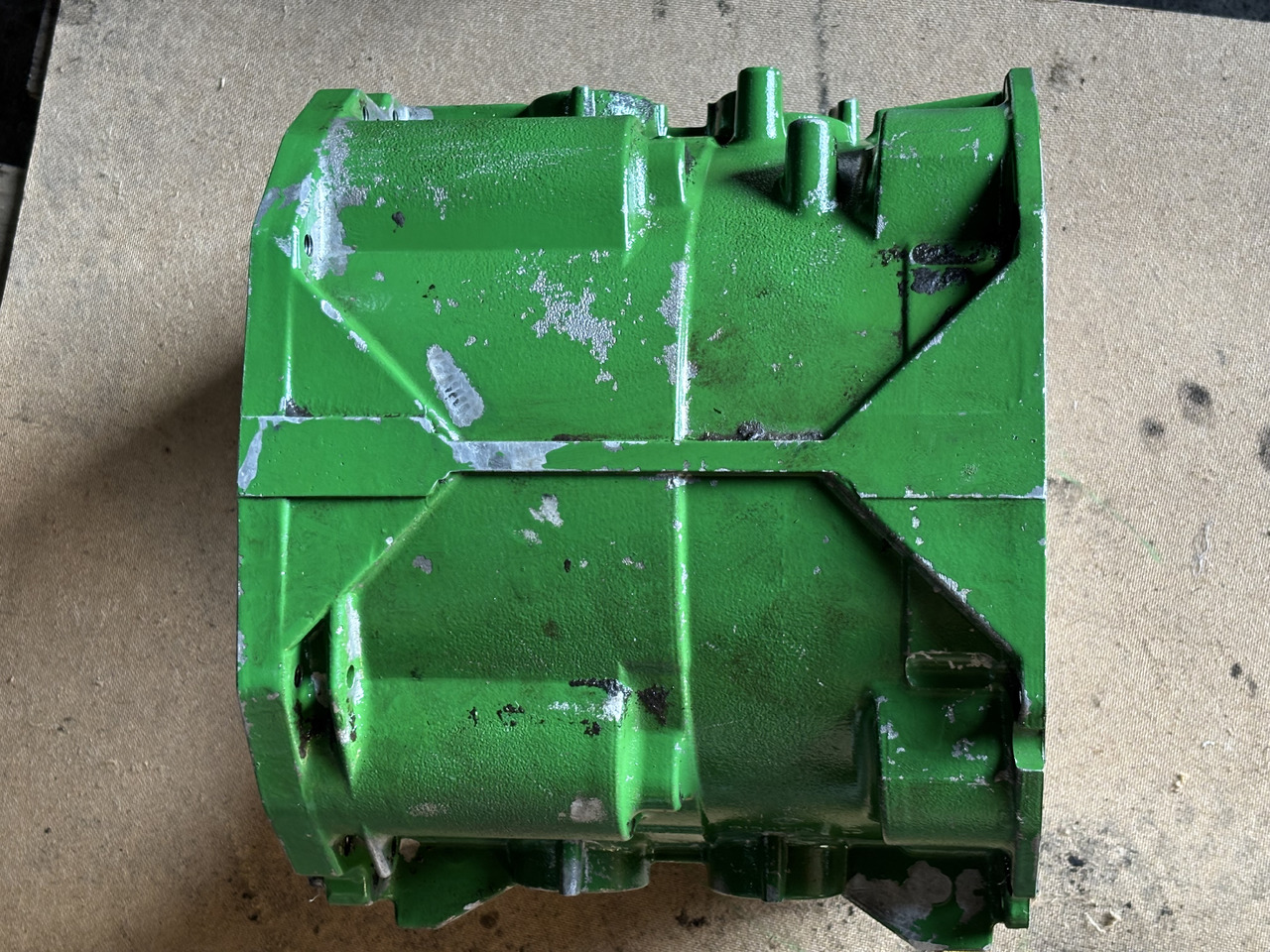 John Deere 6910 Obudowa Skrzyni Power Quad Powrquad R134710 - Cutie de viteze și piese pentru Tractor agricol: Foto 3 John Deere 6910 Obudowa Skrzyni Power Quad Powrquad R134710 - Cutie de viteze și piese pentru Tractor agricol: Foto 3