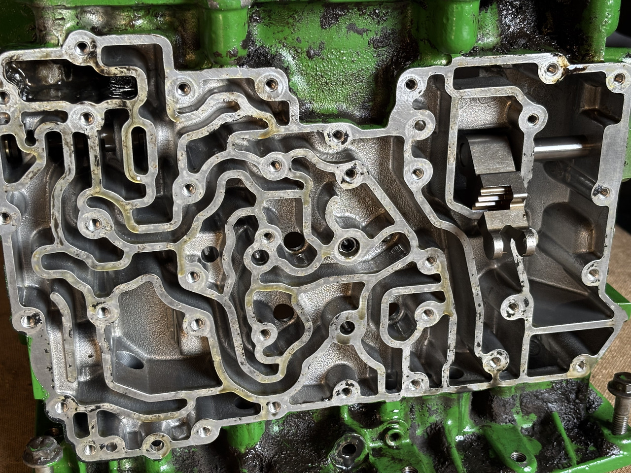 John Deere 6910 Obudowa Skrzyni Power Quad Powrquad R134710 - Cutie de viteze și piese pentru Tractor agricol: Foto 4 John Deere 6910 Obudowa Skrzyni Power Quad Powrquad R134710 - Cutie de viteze și piese pentru Tractor agricol: Foto 4