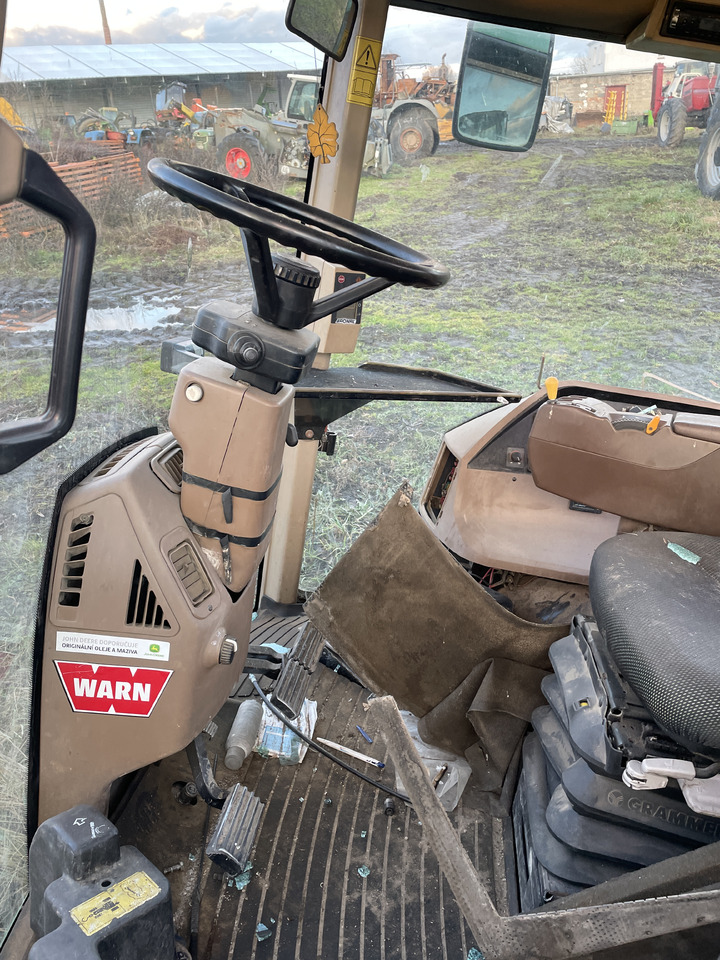 John Deere 8210 - kabina dach fotel błotniki plastiki lampy - Cabină pentru Utilaje agricole: Foto 3 John Deere 8210 - kabina dach fotel błotniki plastiki lampy - Cabină pentru Utilaje agricole: Foto 3