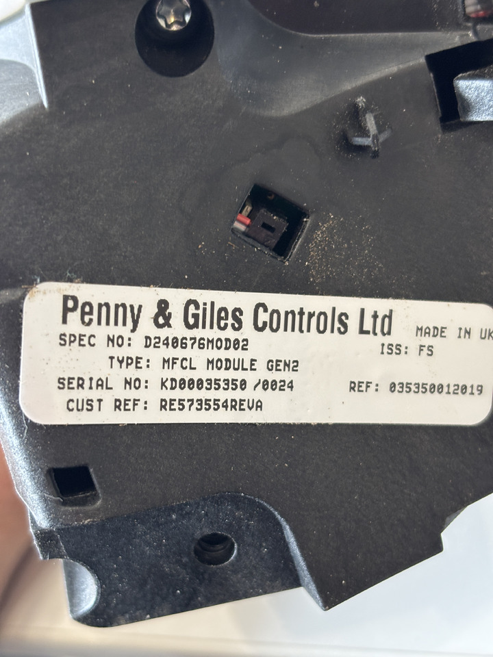 John Deere seria 6000 7000 8000 R - joystick 5-funkcyjny CommandARM RE573554 - Schimbător de viteze pentru Utilaje agricole: Foto 5 John Deere seria 6000 7000 8000 R - joystick 5-funkcyjny CommandARM RE573554 - Schimbător de viteze pentru Utilaje agricole: Foto 5