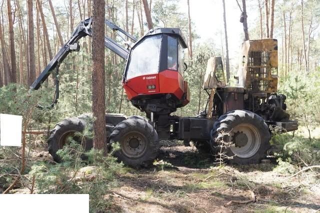Komatsu Valmet - Most - Punte şi piese pentru Utilaj forestier: Foto 1 Komatsu Valmet - Most - Punte şi piese pentru Utilaj forestier: Foto 1