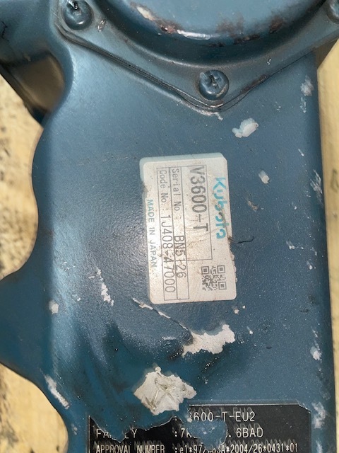 Kubota V3600-T głowica cylindrów pokrywa zaworowa - Chiulasă pentru Utilaje agricole: Foto 2 Kubota V3600-T głowica cylindrów pokrywa zaworowa - Chiulasă pentru Utilaje agricole: Foto 2