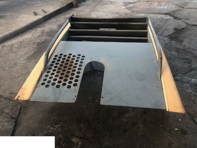 Liebherr 564 - Klapa Silnika - Capotă pentru Încărcător frontal pe pneuri: Foto 4 Liebherr 564 - Klapa Silnika - Capotă pentru Încărcător frontal pe pneuri: Foto 4