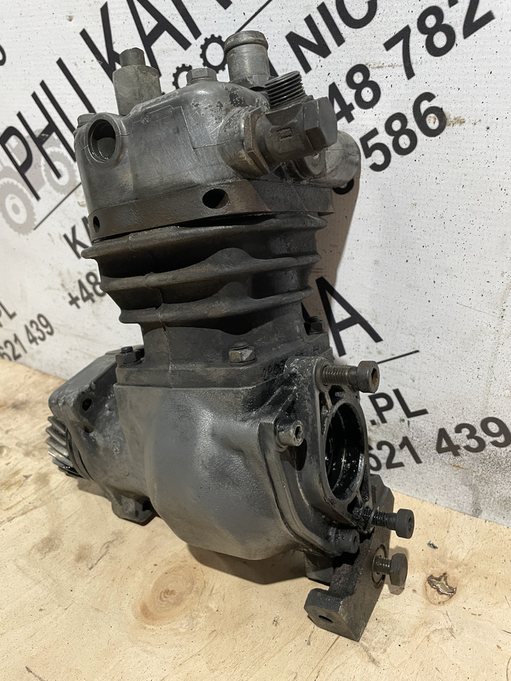 MAN Fendt - kompresor powietrza spręźarka Knorr LK3826 F926880010010 51.54101-9231 - Compresor, instalatie aer comprimat pentru Utilaje agricole: Foto 4 MAN Fendt - kompresor powietrza spręźarka Knorr LK3826 F926880010010 51.54101-9231 - Compresor, instalatie aer comprimat pentru Utilaje agricole: Foto 4