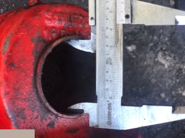 Manitou 524 - Siłownik Wychyłu Łyźki - Cilindru hidraulic pentru Utilaje agricole: Foto 2 Manitou 524 - Siłownik Wychyłu Łyźki - Cilindru hidraulic pentru Utilaje agricole: Foto 2