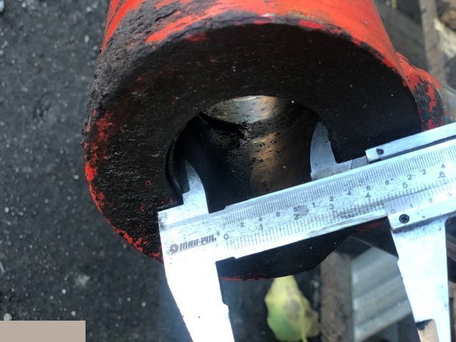 Manitou 524 - Siłownik Wychyłu Łyźki - Cilindru hidraulic pentru Utilaje agricole: Foto 3 Manitou 524 - Siłownik Wychyłu Łyźki - Cilindru hidraulic pentru Utilaje agricole: Foto 3