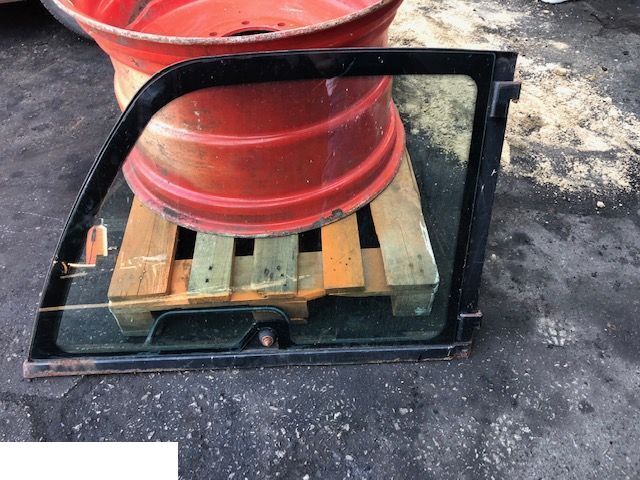 Manitou - Drzwi Górne Z Szybą - Uşă și piese pentru Stivuitor: Foto 2 Manitou - Drzwi Górne Z Szybą - Uşă și piese pentru Stivuitor: Foto 2