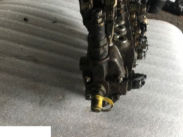 Manitou MT 1233s - Rozdzielacz - Supapa hidraulica pentru Utilaje agricole: Foto 5 Manitou MT 1233s - Rozdzielacz - Supapa hidraulica pentru Utilaje agricole: Foto 5