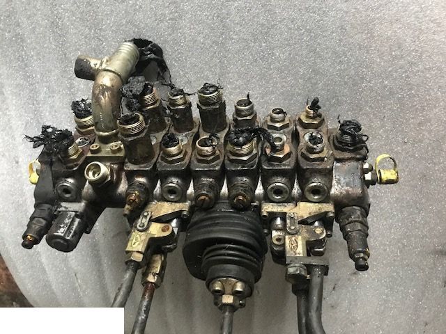 Manitou MT 1233s - Rozdzielacz - Supapa hidraulica pentru Utilaje agricole: Foto 1 Manitou MT 1233s - Rozdzielacz - Supapa hidraulica pentru Utilaje agricole: Foto 1