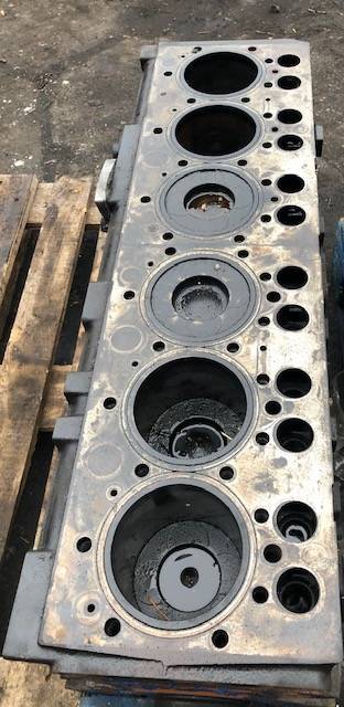 Massey Ferguson 7485 Silnik sisu 66CTA - Blok Cylindrów - Blocul cilindrilor pentru Utilaje agricole: Foto 2 Massey Ferguson 7485 Silnik sisu 66CTA - Blok Cylindrów - Blocul cilindrilor pentru Utilaje agricole: Foto 2