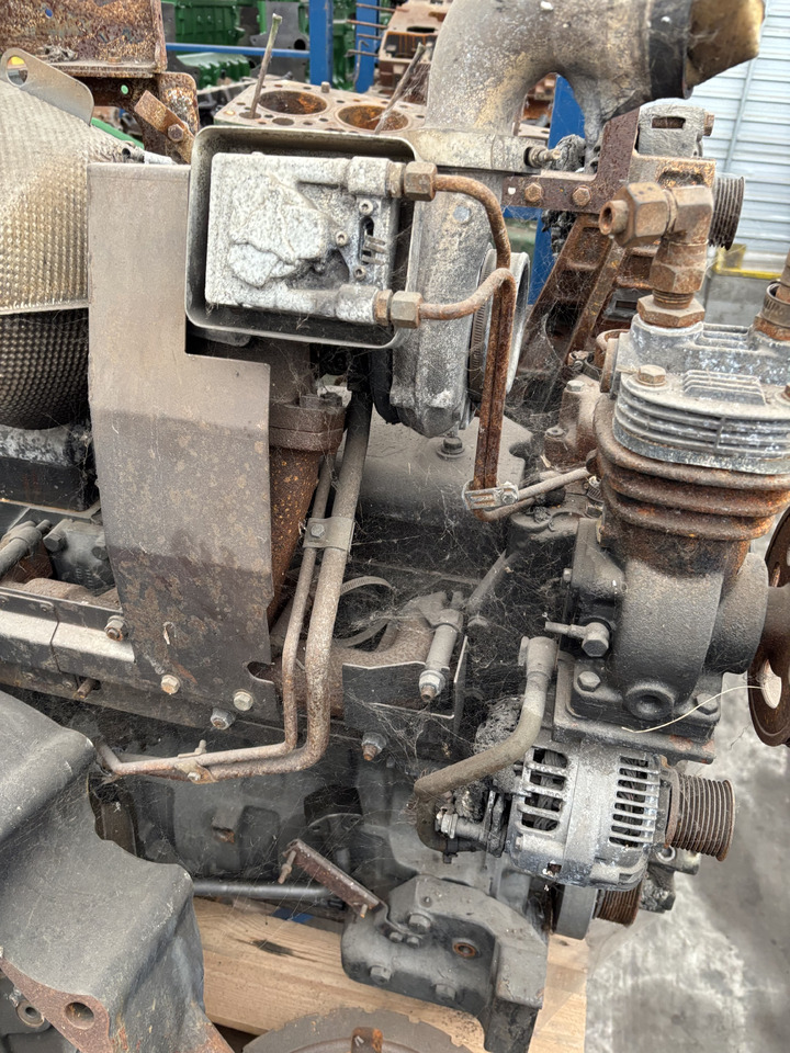 Massey Ferguson 7618 Silnik CZĘŚCI 453084168 - Motor şi piese pentru Utilaje agricole: Foto 3 Massey Ferguson 7618 Silnik CZĘŚCI 453084168 - Motor şi piese pentru Utilaje agricole: Foto 3