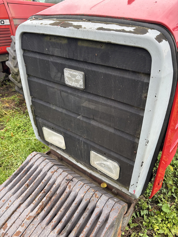 Massey Ferguson 8160 Kratka Przednia Maska CZĘŚCI 3713209M1 3713208M1 3714392M91 3713213M92 - Grilă pentru Utilaje agricole: Foto 1 Massey Ferguson 8160 Kratka Przednia Maska CZĘŚCI 3713209M1 3713208M1 3714392M91 3713213M92 - Grilă pentru Utilaje agricole: Foto 1