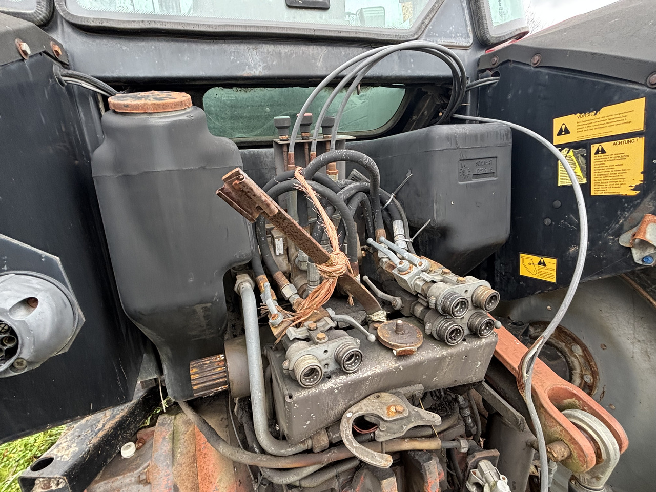 Massey Ferguson 8160 Rozdzielacz Hydrauliczny 3 CZĘŚCI 3713021M93 - Supapa hidraulica pentru Utilaje agricole: Foto 1 Massey Ferguson 8160 Rozdzielacz Hydrauliczny 3 CZĘŚCI 3713021M93 - Supapa hidraulica pentru Utilaje agricole: Foto 1