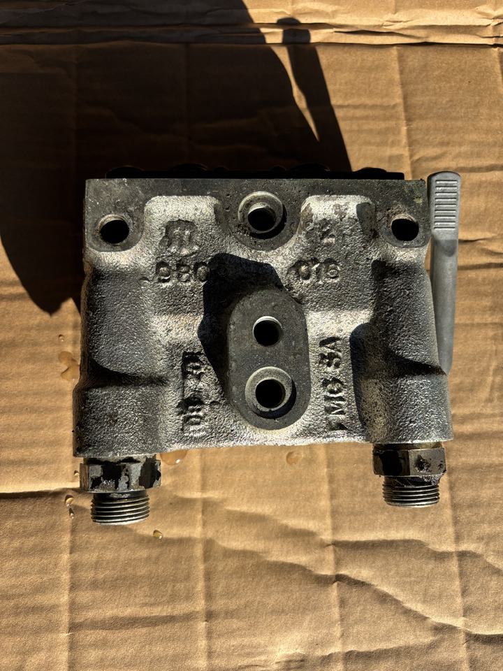 Massey Fergusson - zawór gniazdo hydrauliczne 3796260M1 ACP0307080 - Supapa hidraulica pentru Utilaje agricole: Foto 2 Massey Fergusson - zawór gniazdo hydrauliczne 3796260M1 ACP0307080 - Supapa hidraulica pentru Utilaje agricole: Foto 2