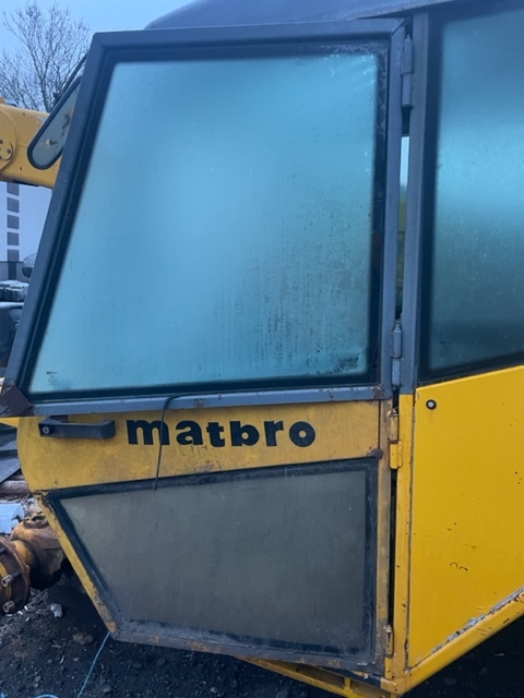 Matbro ts270 ts280 drzwi dolne i górne - Uşă și piese pentru Utilaje agricole: Foto 1 Matbro ts270 ts280 drzwi dolne i górne - Uşă și piese pentru Utilaje agricole: Foto 1