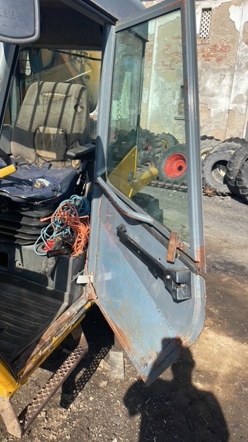 Matbro ts270 ts280 drzwi komplet - Uşă și piese pentru Utilaje agricole: Foto 1 Matbro ts270 ts280 drzwi komplet - Uşă și piese pentru Utilaje agricole: Foto 1