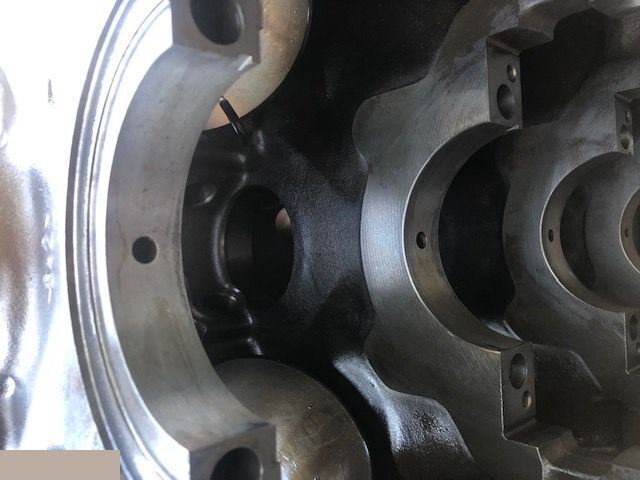 Mercedes OM 502 OM502 Blok Wał Korbowy Wałek Rozrządu - Motor pentru Utilaje agricole: Foto 2 Mercedes OM 502 OM502 Blok Wał Korbowy Wałek Rozrządu - Motor pentru Utilaje agricole: Foto 2