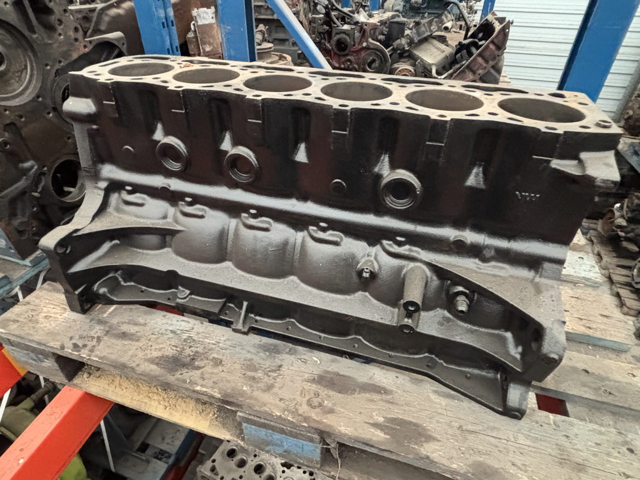 New Holland TM 120, 130, 140, 150, 160, 170, 17 Blok silnika 87840788 - Blocul cilindrilor pentru Utilaje agricole: Foto 4 New Holland TM 120, 130, 140, 150, 160, 170, 17 Blok silnika 87840788 - Blocul cilindrilor pentru Utilaje agricole: Foto 4