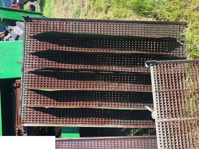 John Deere 1075 - Sito - Piesă de schimb pentru Combină de recoltat cereale: Foto 1 John Deere 1075 - Sito - Piesă de schimb pentru Combină de recoltat cereale: Foto 1