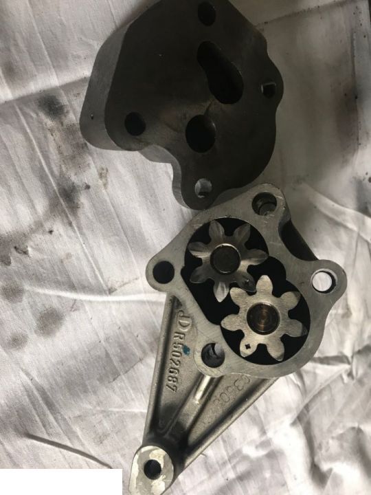 Pompa olejowa silnika John Deere 6068 , R502687 RE502269, RE504914, RE59582 - Pompă de ulei pentru Utilaje agricole: Foto 1 Pompa olejowa silnika John Deere 6068 , R502687 RE502269, RE504914, RE59582 - Pompă de ulei pentru Utilaje agricole: Foto 1