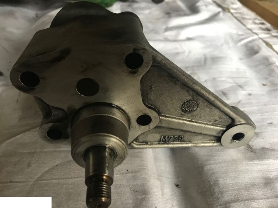 Pompa olejowa silnika John Deere 6068 , R502687 RE502269, RE504914, RE59582 - Pompă de ulei pentru Utilaje agricole: Foto 3 Pompa olejowa silnika John Deere 6068 , R502687 RE502269, RE504914, RE59582 - Pompă de ulei pentru Utilaje agricole: Foto 3