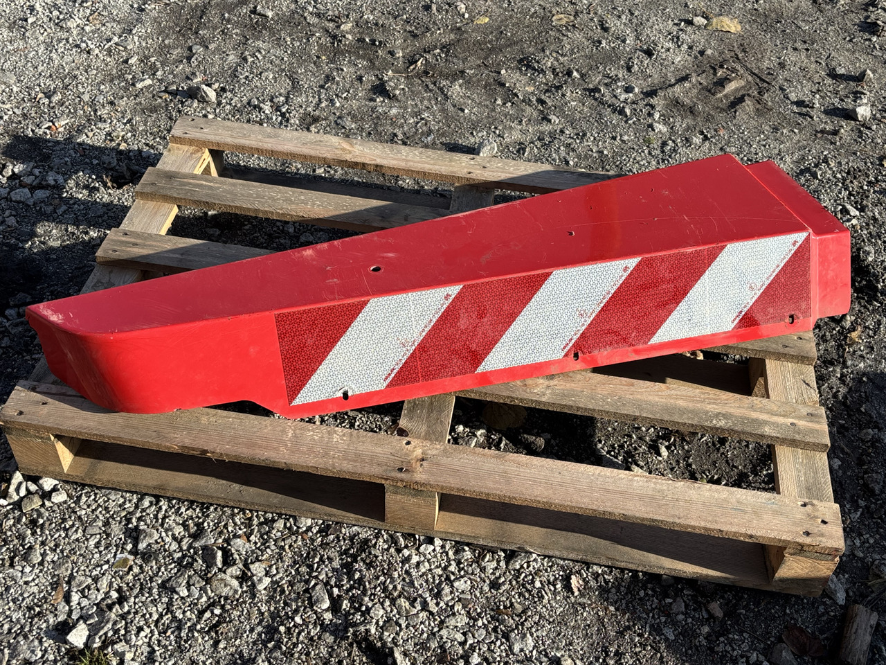 Pottinger Jumbo 7450 Przyczepa Samozbierająca - Obudowa Osłona Ostrzegawcza - Caroserie și exterior pentru Utilaje agricole: Foto 1 Pottinger Jumbo 7450 Przyczepa Samozbierająca - Obudowa Osłona Ostrzegawcza - Caroserie și exterior pentru Utilaje agricole: Foto 1