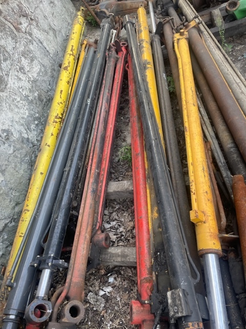 Siłownik Wysuwu Manitou | Matbro | Claas - Cilindru hidraulic pentru Utilaje agricole: Foto 1 Siłownik Wysuwu Manitou | Matbro | Claas - Cilindru hidraulic pentru Utilaje agricole: Foto 1