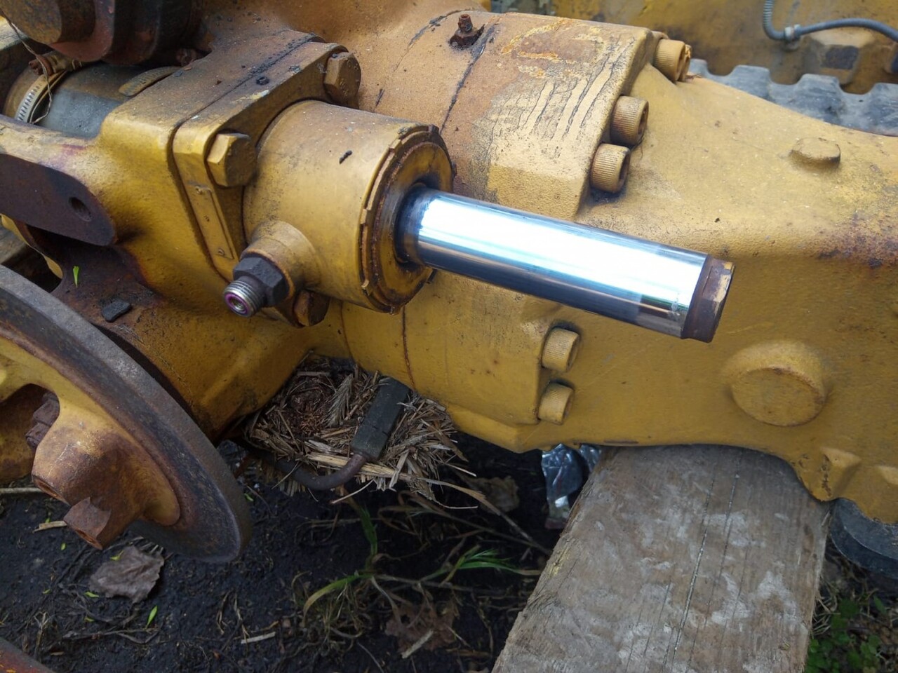 Siłownik skrętu Cat th 330 ,355 , 360 - Cilindru hidraulic pentru Stivuitor telescopic: Foto 1 Siłownik skrętu Cat th 330 ,355 , 360 - Cilindru hidraulic pentru Stivuitor telescopic: Foto 1
