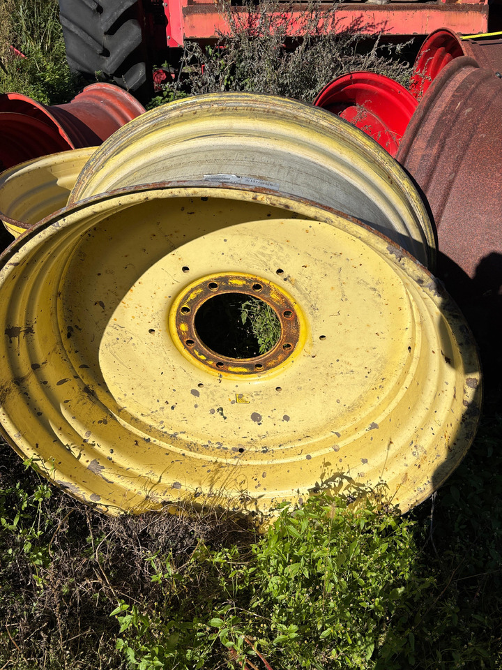 Titan DWW18LX38 John Deere AL170041 Felga 18 x 38 - Jantă pentru Utilaje agricole: Foto 1 Titan DWW18LX38 John Deere AL170041 Felga 18 x 38 - Jantă pentru Utilaje agricole: Foto 1