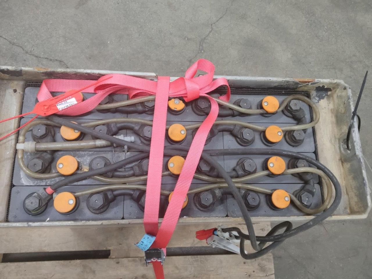 AVB 24V 465Ah - Acumulator pentru Stivuitor: Foto 3 AVB 24V 465Ah - Acumulator pentru Stivuitor: Foto 3