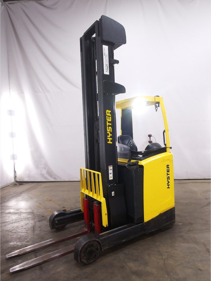 Hyster R1.6 - Stivuitor cu catarg retractabil: Foto 1 Hyster R1.6 - Stivuitor cu catarg retractabil: Foto 1