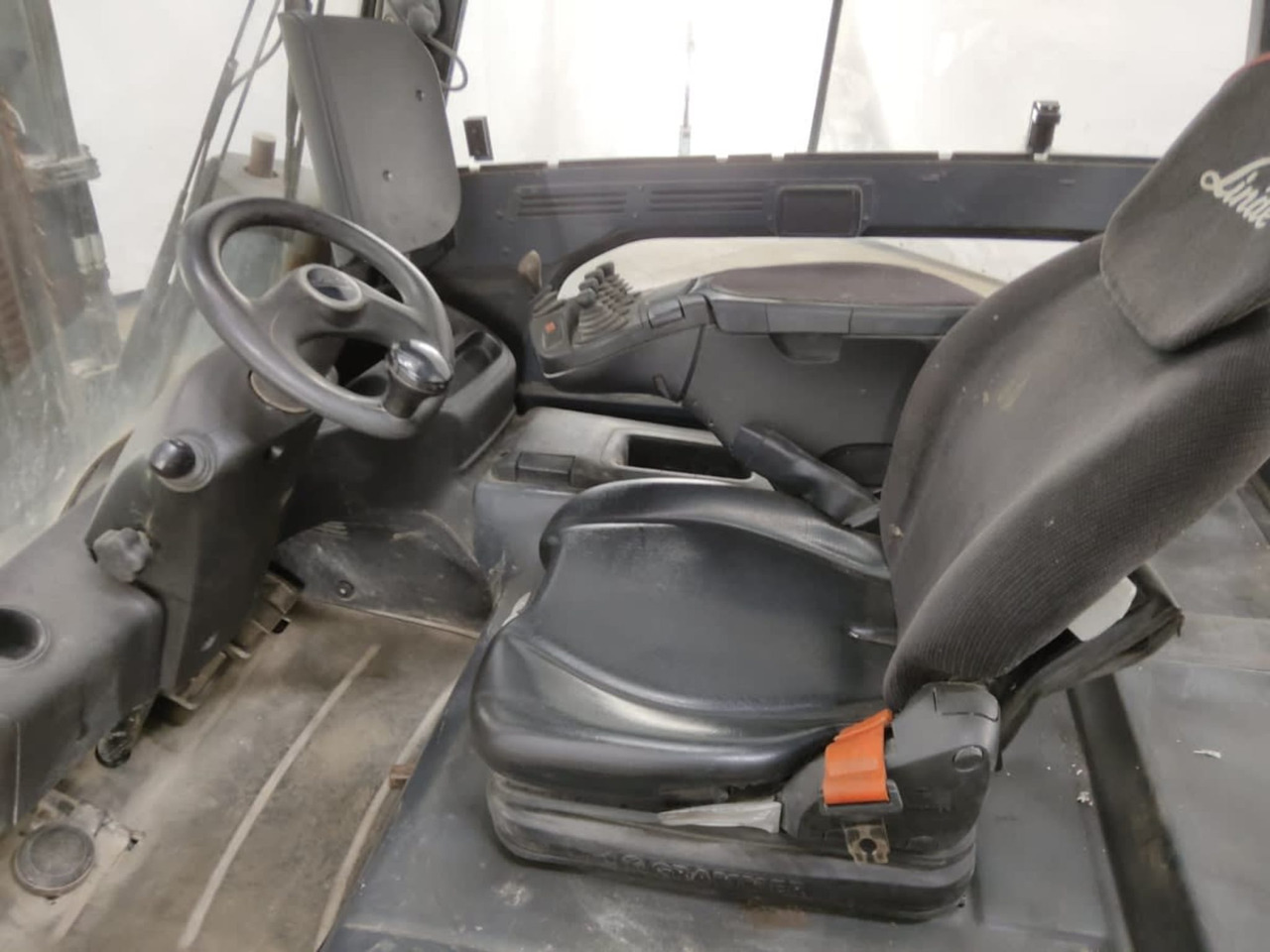 Linde E25L-01 - Electrostivuitor: Foto 4 Linde E25L-01 - Electrostivuitor: Foto 4