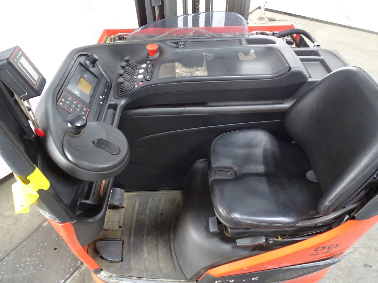 Linde R14-01 - Stivuitor cu catarg retractabil: Foto 4 Linde R14-01 - Stivuitor cu catarg retractabil: Foto 4
