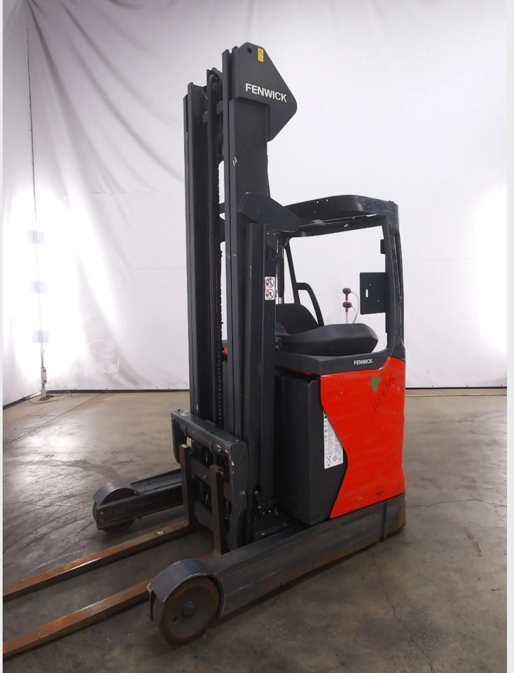 Linde R14 - Stivuitor cu catarg retractabil: Foto 1 Linde R14 - Stivuitor cu catarg retractabil: Foto 1