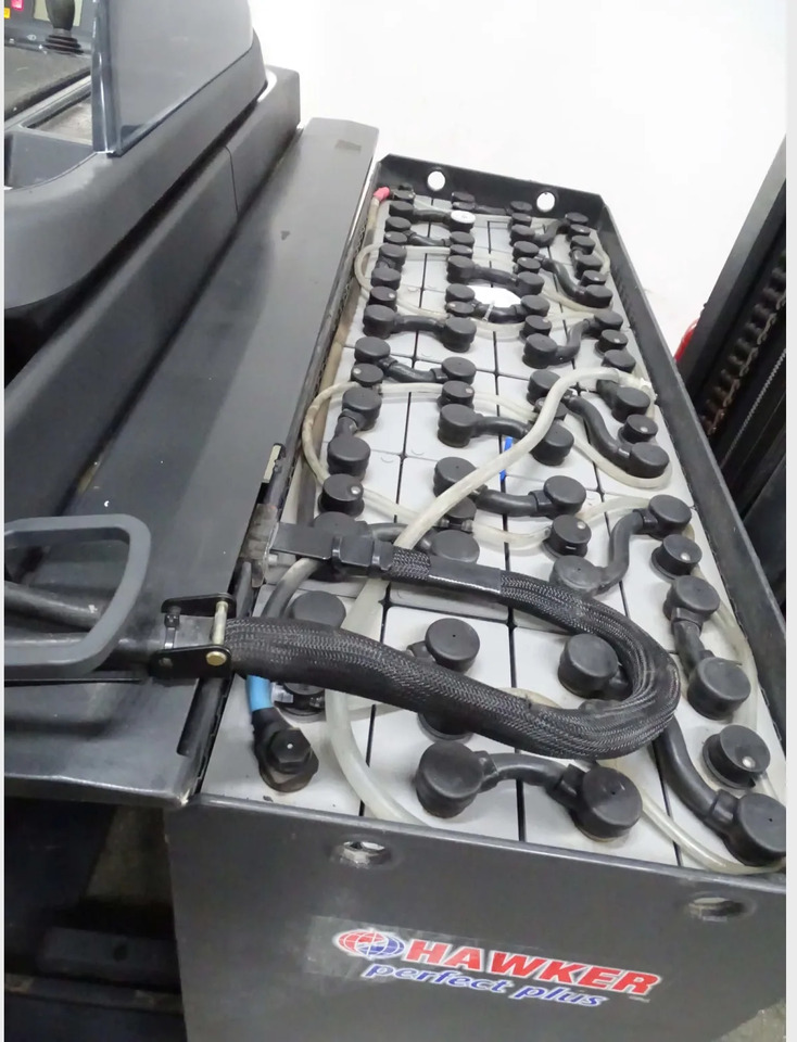 Linde R16HD-01 - Stivuitor cu catarg retractabil: Foto 4 Linde R16HD-01 - Stivuitor cu catarg retractabil: Foto 4