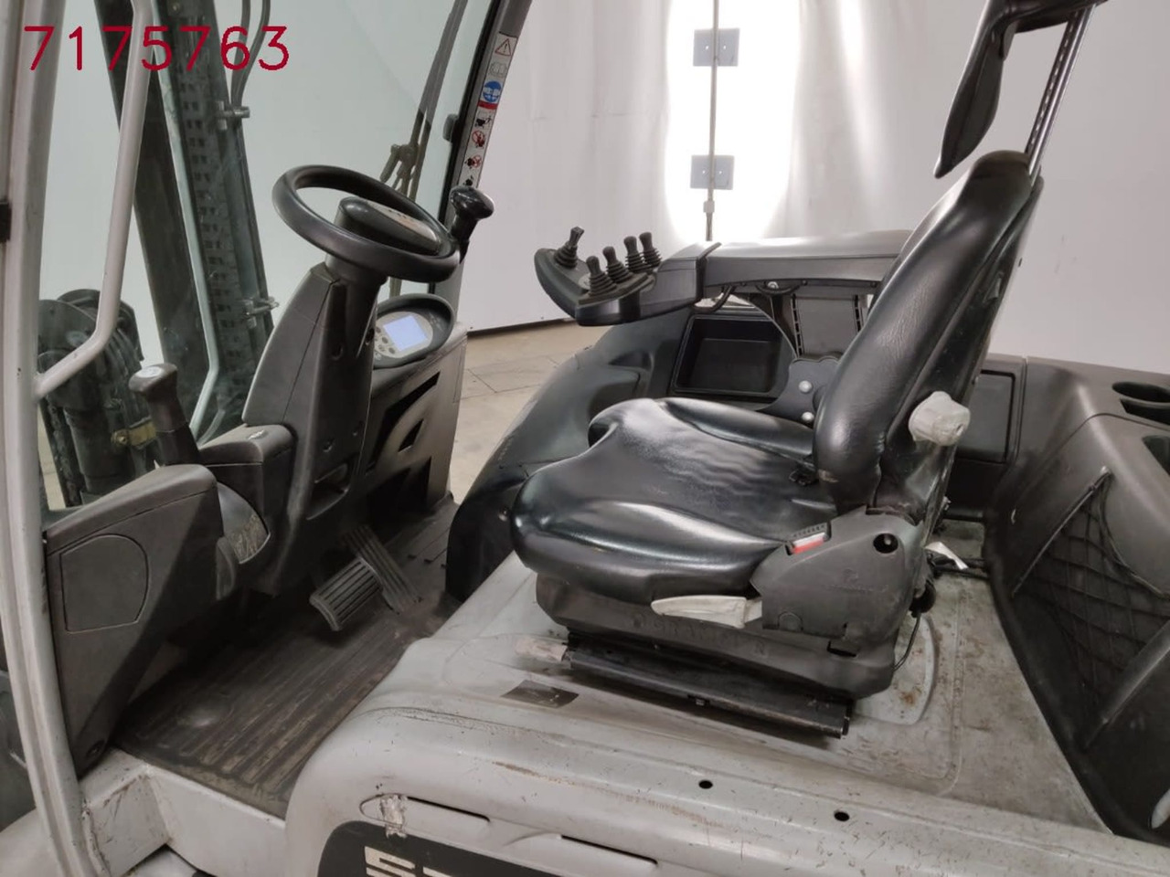 STILL RX60-25 - Electrostivuitor: Foto 3 STILL RX60-25 - Electrostivuitor: Foto 3