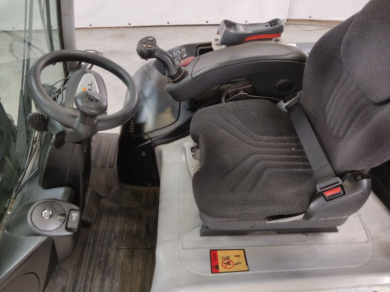 STILL RX60-30L - Electrostivuitor: Foto 3 STILL RX60-30L - Electrostivuitor: Foto 3