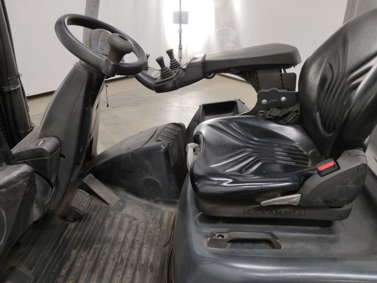 STILL RX70-30 - Stivuitor diesel: Foto 4 STILL RX70-30 - Stivuitor diesel: Foto 4