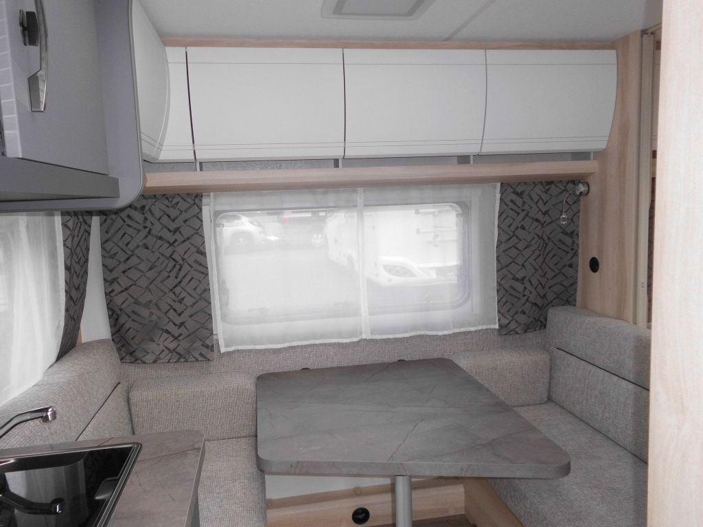 Hobby De Luxe 400 SFe 1500kg., Fahrradträger - Rulotă: Foto 5 Hobby De Luxe 400 SFe 1500kg., Fahrradträger - Rulotă: Foto 5