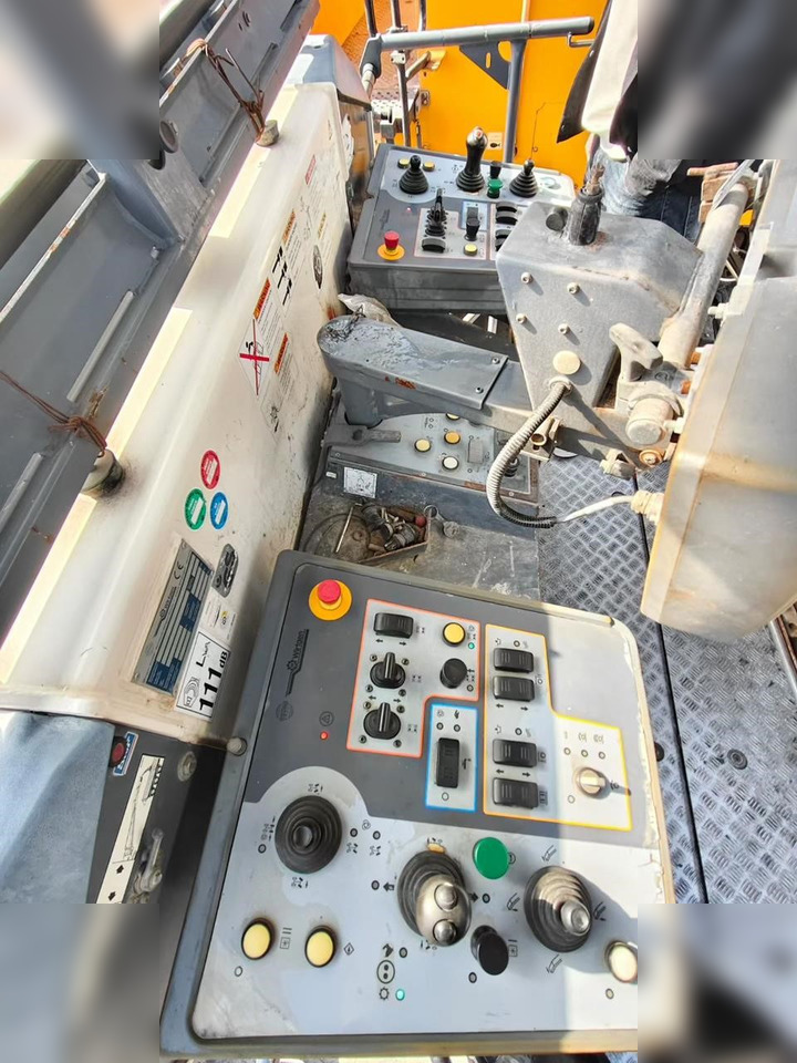 2012 WIRTGEN W210 - Utilaje pentru frezare: Foto 4 2012 WIRTGEN W210 - Utilaje pentru frezare: Foto 4