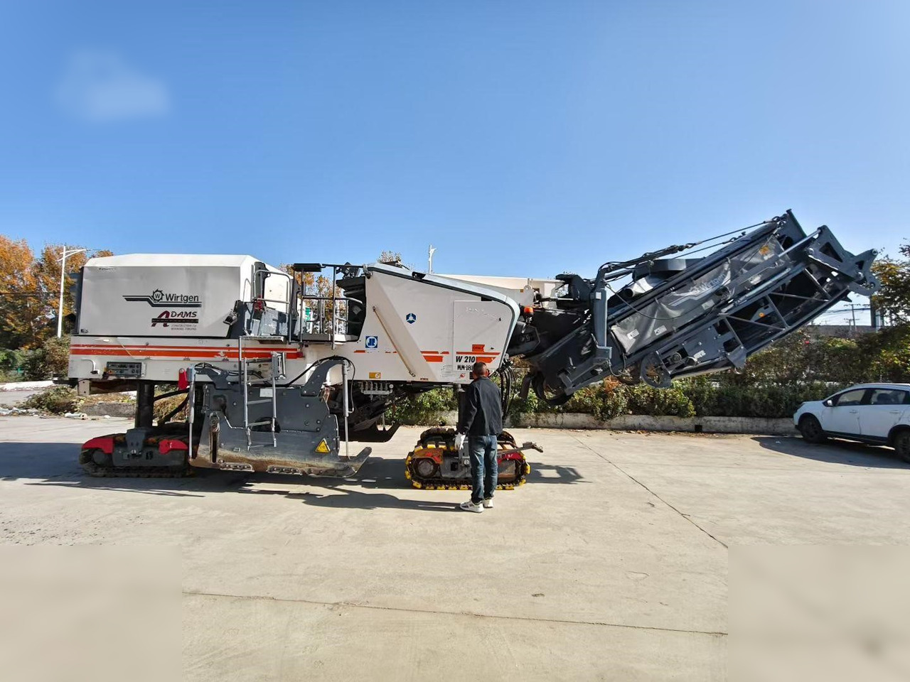 2012 WIRTGEN W210 - Utilaje pentru frezare: Foto 2 2012 WIRTGEN W210 - Utilaje pentru frezare: Foto 2