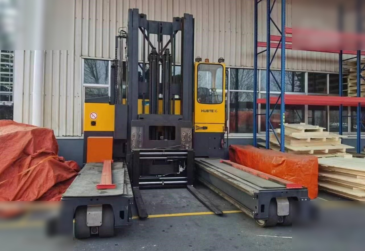 2017 HUBTEX MQ130 - Stivuitor lateral: Foto 1 2017 HUBTEX MQ130 - Stivuitor lateral: Foto 1