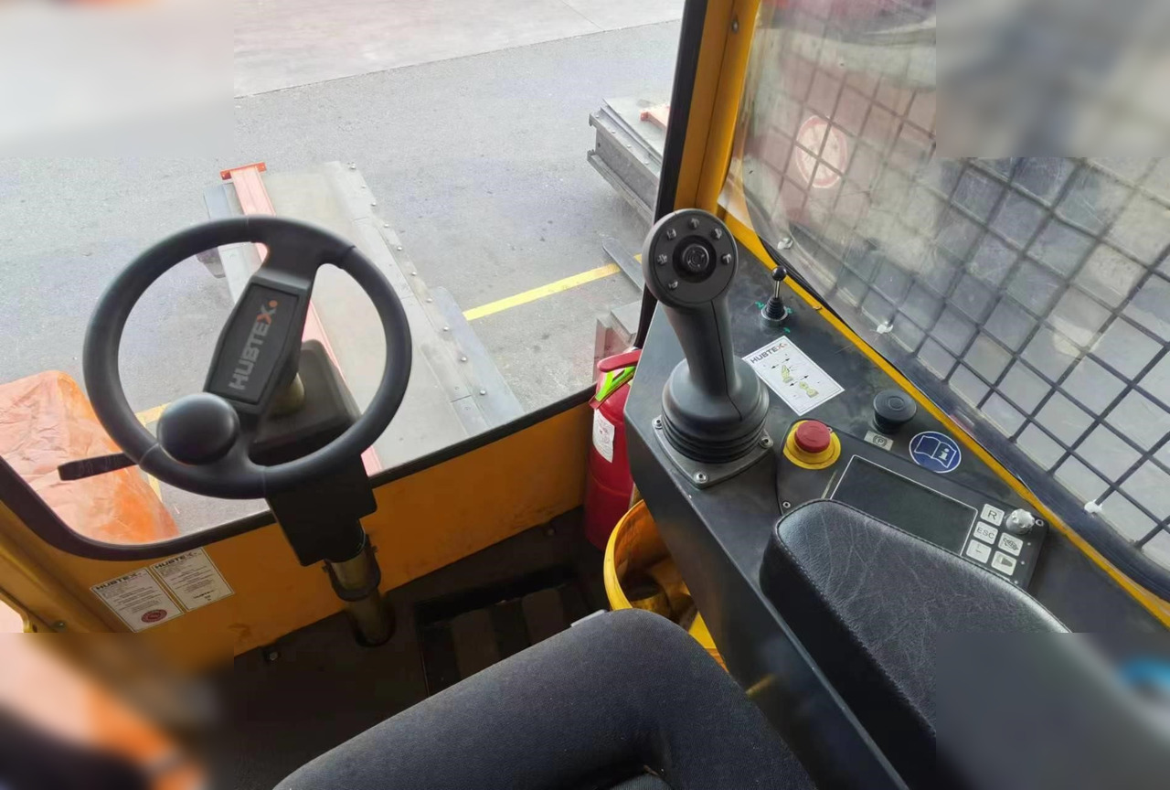 2017 HUBTEX MQ130 - Stivuitor lateral: Foto 2 2017 HUBTEX MQ130 - Stivuitor lateral: Foto 2