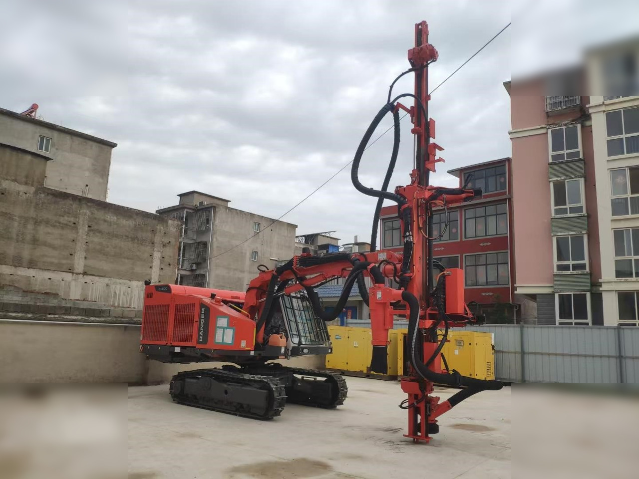 2023 SANDVIK DX800 - Maşină de foraj: Foto 4 2023 SANDVIK DX800 - Maşină de foraj: Foto 4