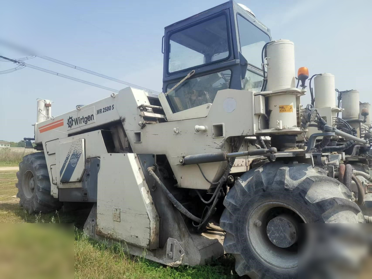 WIRTGEN WR2500 - Stabilizator de sol: Foto 2 WIRTGEN WR2500 - Stabilizator de sol: Foto 2